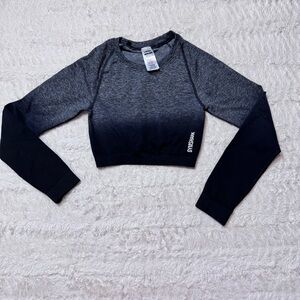 Gymshark Black Gray Ombré Long Sleeve Crop Top Size Small fitted activewear